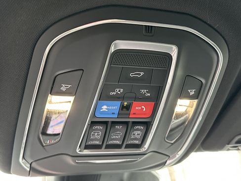 New 2026 Jeep Grand Cherokee L Limited w/ Limited Altitude Package image 9