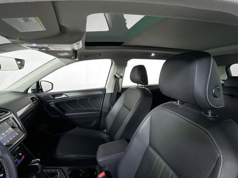 Used 2023 Volkswagen Tiguan SE image 21