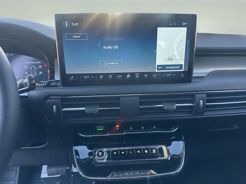 New 2026 Lincoln Corsair Premiere image 14