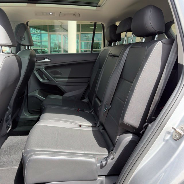 Used 2019 Volkswagen Tiguan SE w/ Panoramic Sunroof Package AWD/4WD image 12