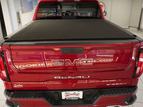 Used 2022 GMC Sierra 1500 Denali w/ Driver Alert Package II AWD/4WD image 8
