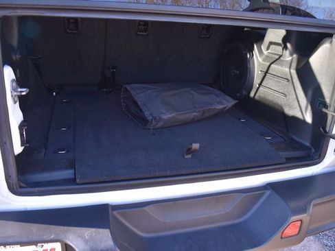 Used 2022 Jeep Wrangler Unlimited Rubicon image 20