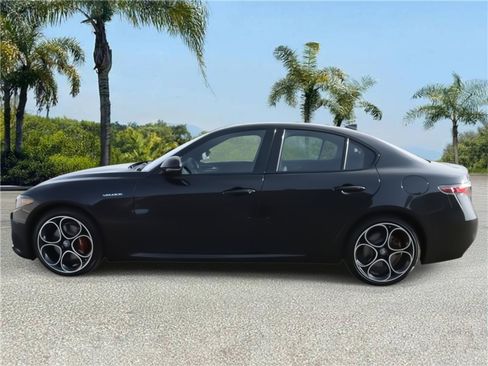 New 2025 Alfa Romeo Giulia w/ Veloce Package Rwd image 5