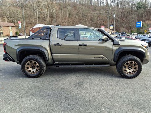 Used 2025 Toyota Tacoma 4x4 Double Cab Hybrid image 7