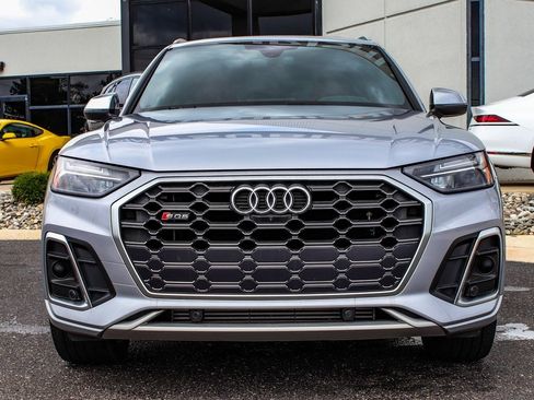 Used 2022 Audi SQ5 Premium Plus w/ Premium Plus Package image 2