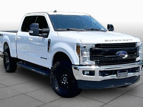 Used 2019 Ford F250 Lariat w/ Lariat Value Package AWD/4WD image 3