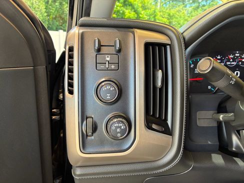 Used 2018 GMC Sierra 2500 Denali w/ Duramax Plus Package AWD/4WD image 21