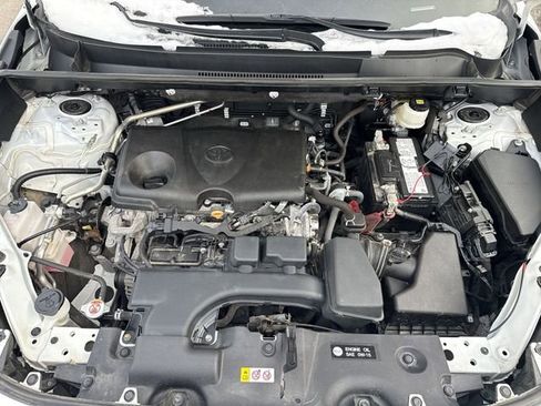 Used 2022 Toyota RAV4 LE image 19