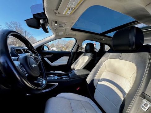 Used 2017 Jaguar F-PACE R-Sport image 42