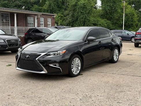 Used 2017 Lexus ES 350 w/ Premium Package FWD image 2