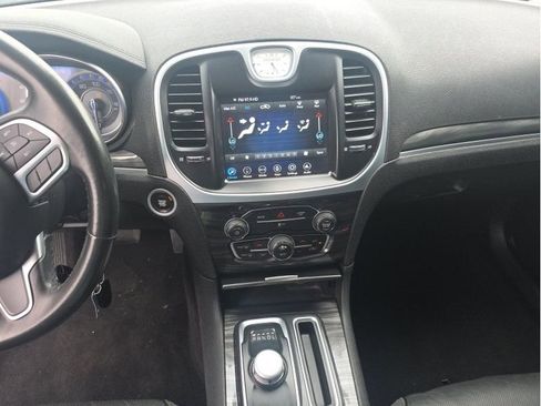 Used 2022 Chrysler 300 Touring w/ Sport Appearance Package RWD image 14