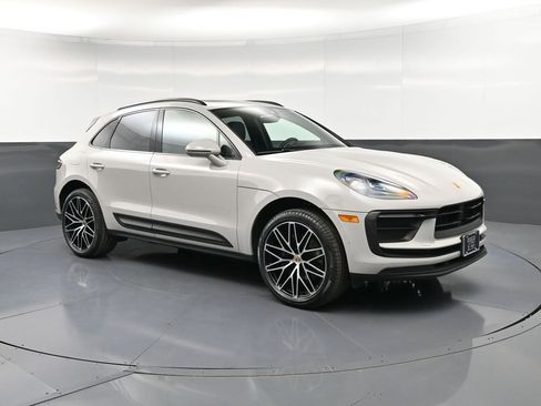 Certified 2023 Porsche Macan Turbo AWD/4WD image 10