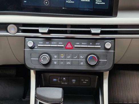 Certified 2025 Hyundai Tucson SE image 22