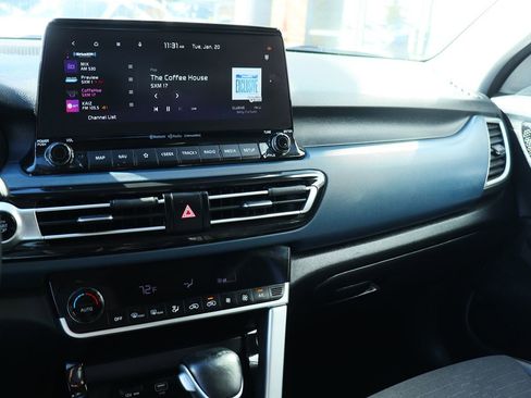 Used 2023 Kia Seltos S w/ Navigation Package image 43