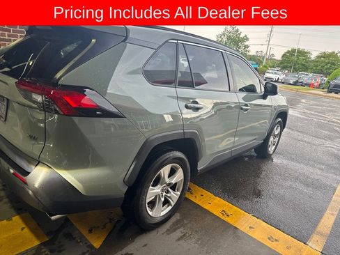 Used 2020 Toyota RAV4 XLE w/ Convenience Package FWD image 6