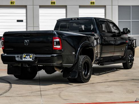 Used 2022 RAM 3500 Laramie w/ Night Edition image 17