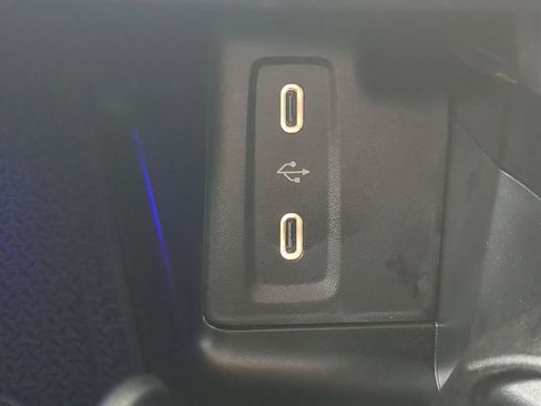 New 2025 Mercedes-Benz GLC 350e 4MATIC image 10