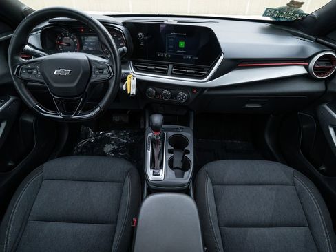 Used 2024 Chevrolet Trax RS w/ Sunroof Package image 10