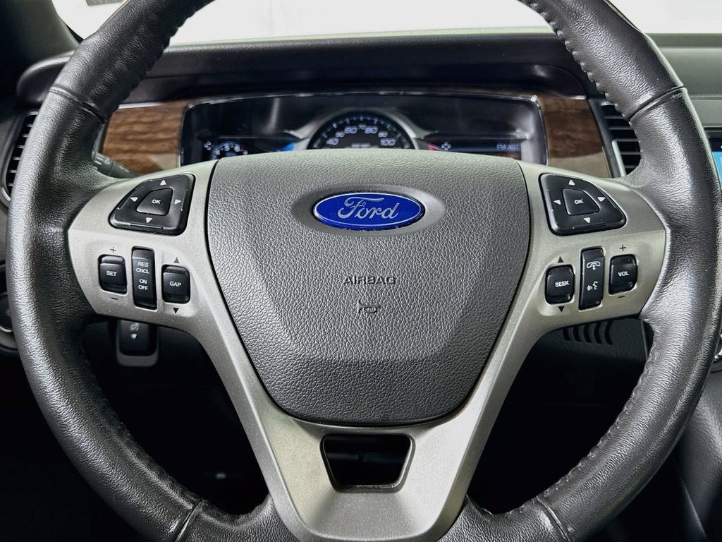 Used 2018 Ford Taurus Limited w/ Driver Assist Package AWD/4WD image 39