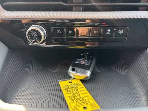 New 2026 Ford Explorer Active image 24