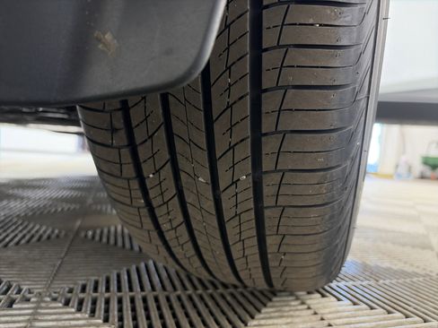 Certified 2025 Nissan Rogue SV image 12