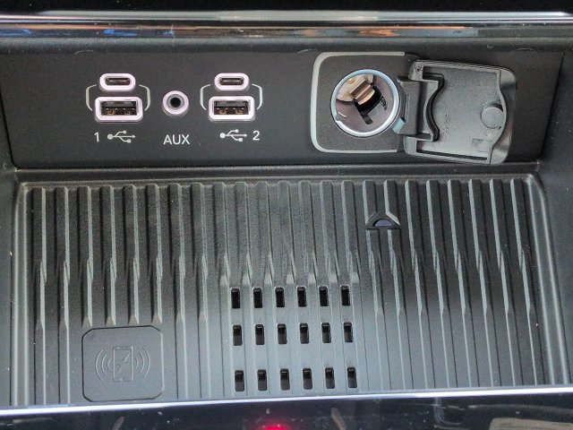 New 2027 Jeep Grand Cherokee Altitude RWD image 21