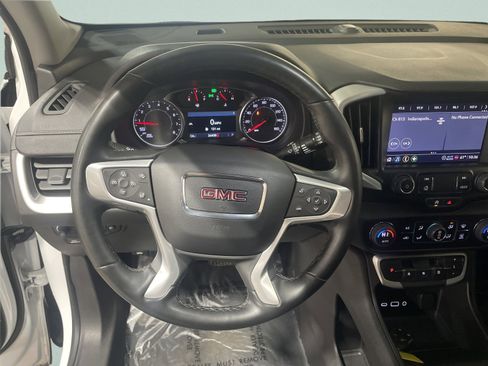 Used 2024 GMC Terrain SLT image 18