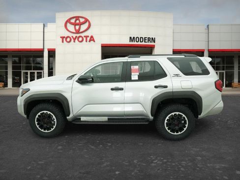 New 2026 Toyota 4Runner TRD Off-Road Premium AWD/4WD image 15