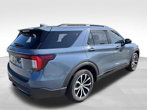 Used 2025 Ford Explorer ST-Line RWD image 5