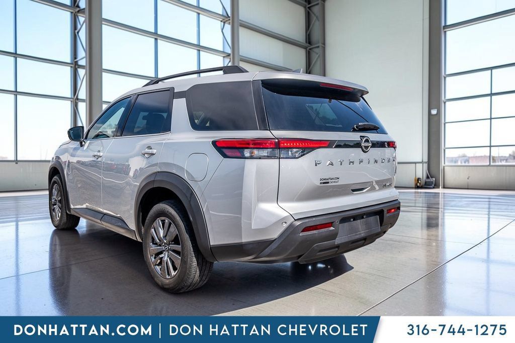 Used 2024 Nissan Pathfinder SV AWD/4WD image 29