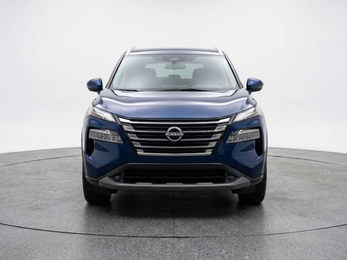 Used 2025 Nissan Rogue SV AWD/4WD image 2