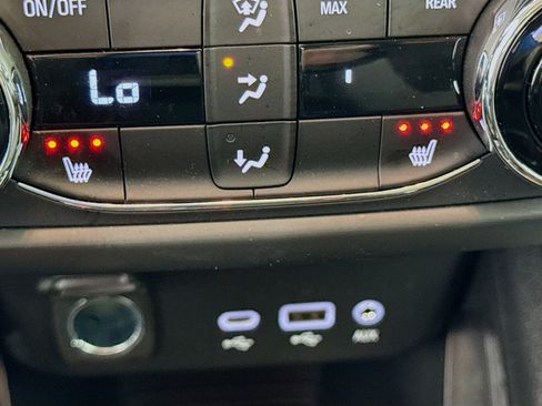 Used 2022 Chevrolet TrailBlazer LT w/ Convenience Package image 19