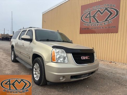 Used 2011 GMC Yukon XL SLE w/ Convenience Package image 1