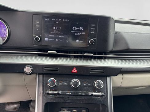 Used 2022 Kia Carnival LX FWD image 12