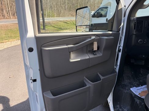 New 2025 GMC Savana 3500 Extended w/ Power Convenience Package image 9