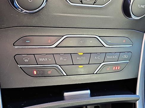 Used 2018 Ford Edge SEL w/ Equipment Group 201A image 18