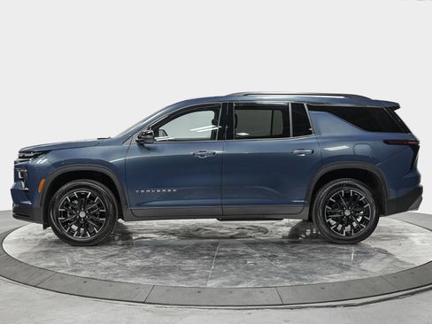 Used 2026 Chevrolet Traverse LT w/ Sun and Wheel Package AWD/4WD image 2