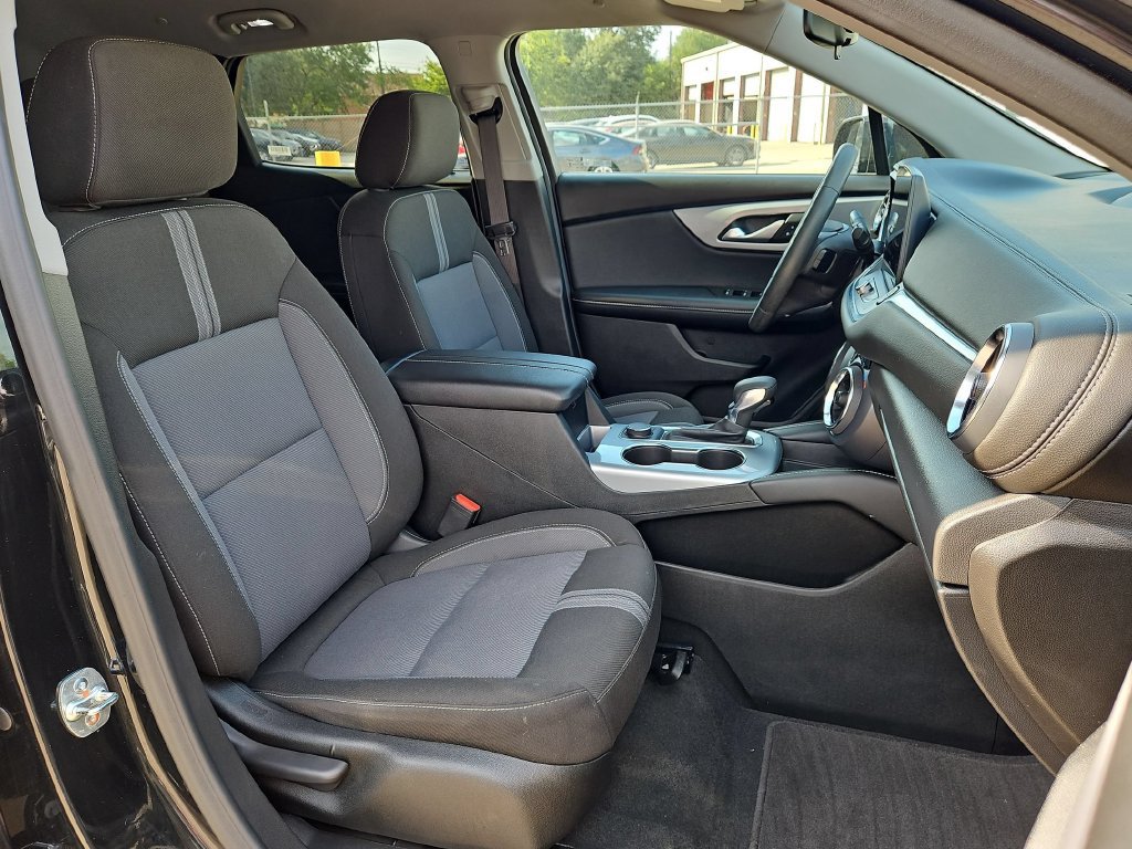 Used 2025 Chevrolet Blazer LT FWD image 31