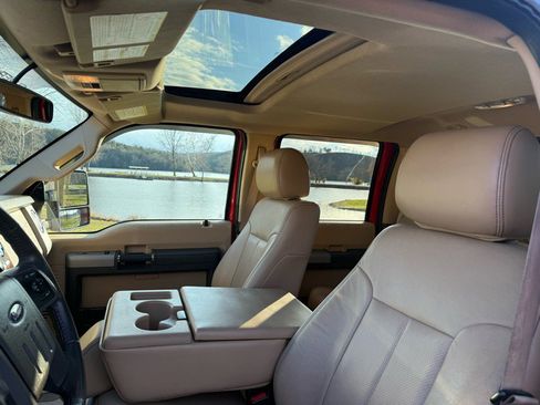 Used 2015 Ford F350 Lariat image 16