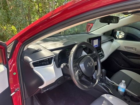 Used 2023 Toyota Corolla LE FWD image 17