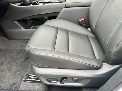 New 2026 Nissan Rogue SV AWD/4WD image 25