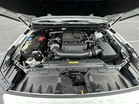 Certified 2024 Nissan Frontier SV image 16