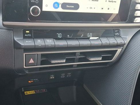 Used 2026 Toyota Camry SE FWD image 17