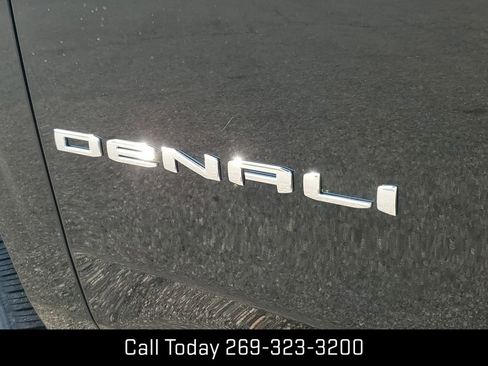 New 2025 GMC Yukon XL Denali w/ Denali Reserve Package image 33