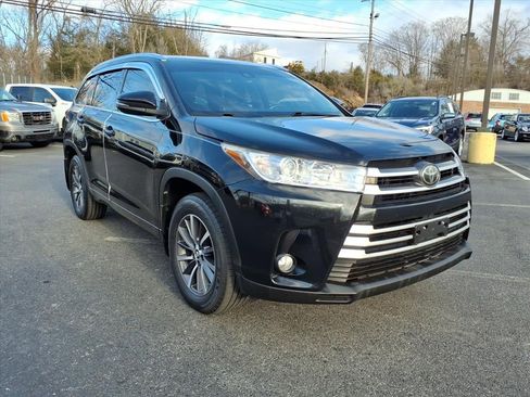 Used 2017 Toyota Highlander XLE image 10
