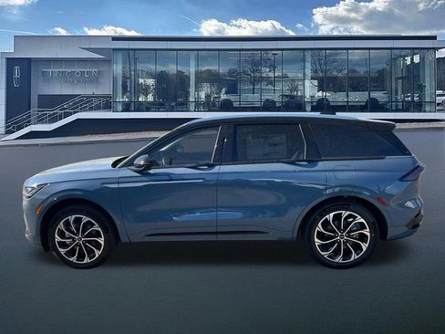 New 2026 Lincoln Nautilus Reserve image 4