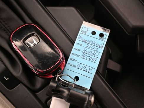 Used 2025 Honda Accord SE image 31
