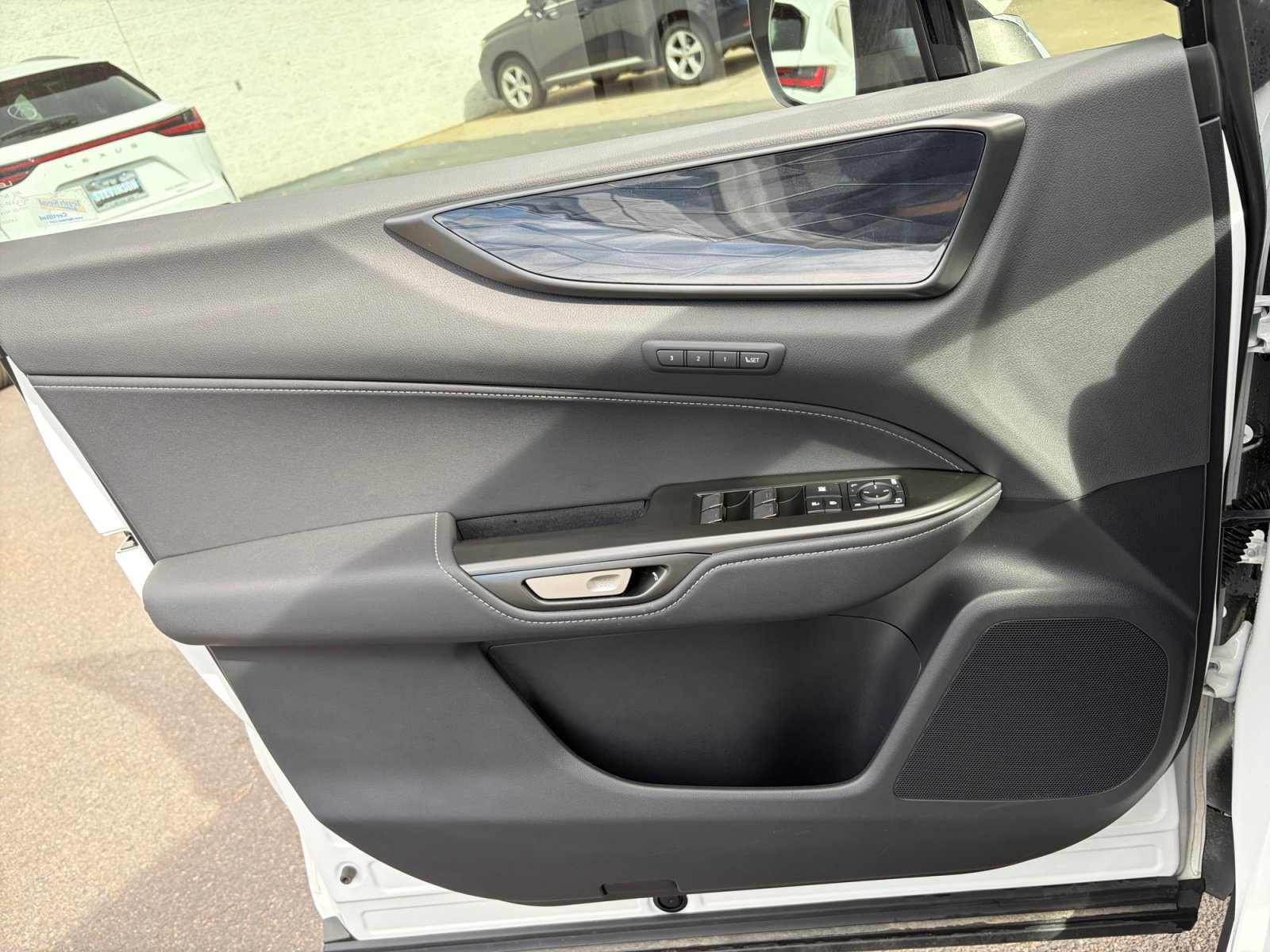 Used 2025 Lexus NX 350h AWD w/ Accessory Package (2T) image 13