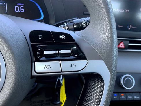 Used 2024 Hyundai Elantra SE image 21