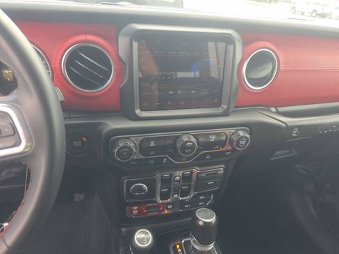 Used 2023 Jeep Wrangler Unlimited Rubicon 4xe AWD/4WD image 8